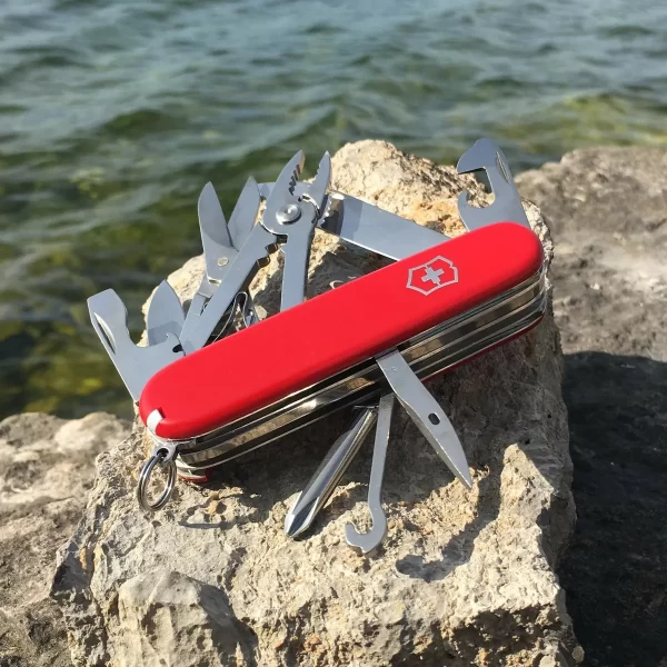 Victorinox Deluxe Tinker Swiss Knife, 17 Functions Gadgets Cavo Yachting
